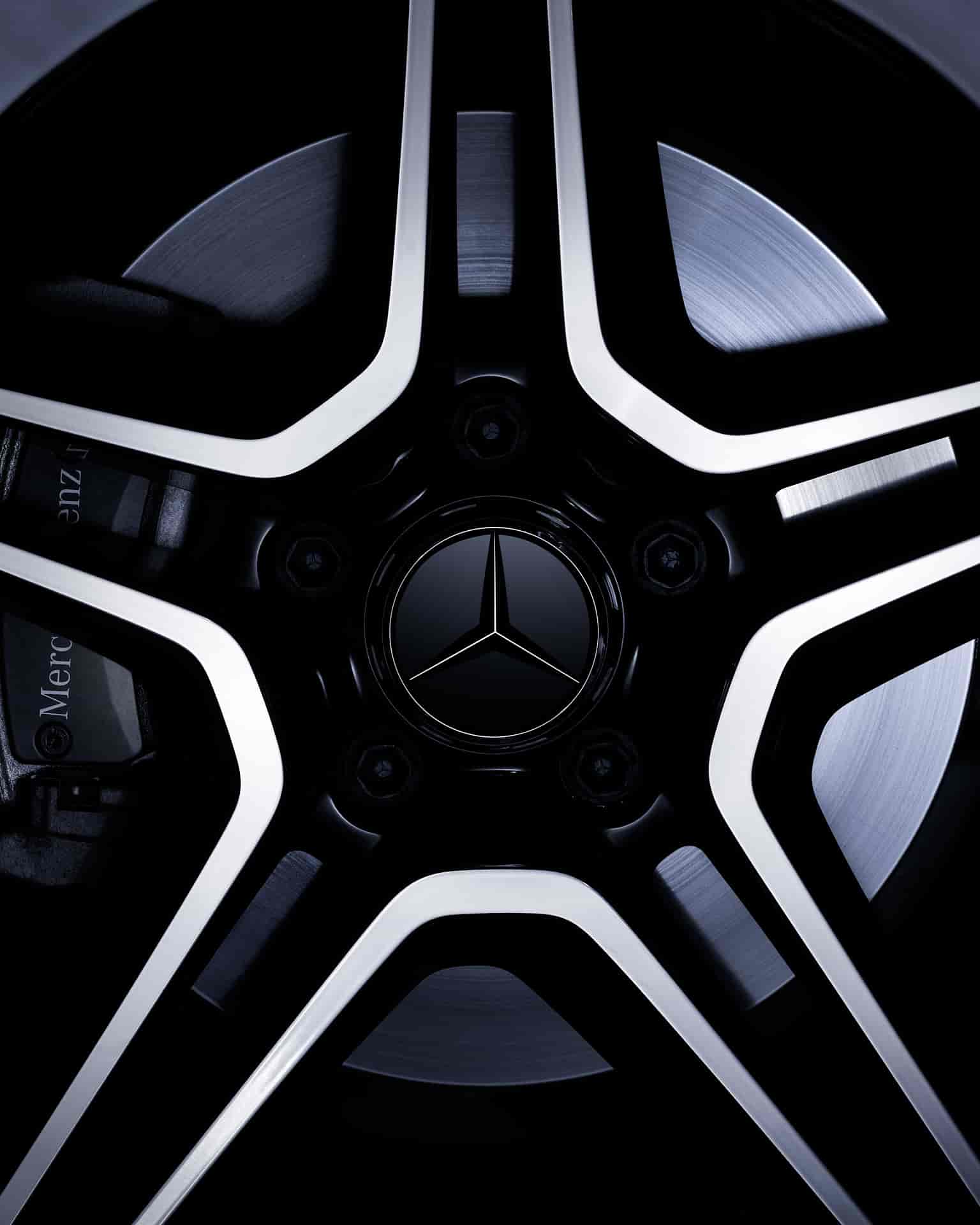 ANNA GUDAYOL MERCEDES AMG 180D | P.W.